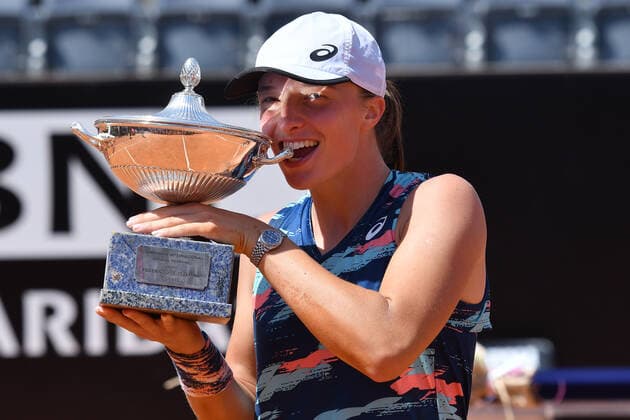 Tennis, WTA, Tennis Damen Rome Tennis Tournament Iga Swiatek (Pol) with the cup after win the WTA Rome Tennis Tournament in Rome, Italy, May 15th, 2022. Imago-Images Emmefoto Copyright: xImago-Images Emmefotox