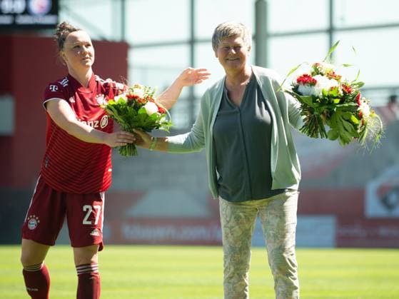 Marina Hegering 27 FC Bayern Munich is seen off by Karin Danner at the last Flyeralarm womens Bundesliga match 2021 2022 on 15 05 2022 as she leaves the club Munich FC Bayern Campus Bayern Germany