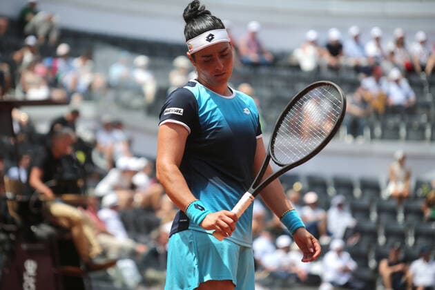 ROME, ITALY - 15.05.2022: I. SWIATEK (POL) wins the trophy in the final against O.Jabeur (TUN) at end of the single women final match in the Internazionali BNL D Italia at Foro Italico in Rome, Italy on May 15, 2022.  Copyright: xMarcoxIacobuccix xipa-agency.netx xMarcoxIacobuccix 0