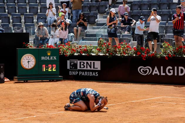 May 15, 2022, ROME, ITALY: Iga Swiatek of Poland reacts after winning her women s singles final match against Ons Jabeur of Tunisia at the Italian Open tennis tournament in Rome, Italy, 15 May 2022. Italian Open tennis tournament  - ZUMAa110 20220515_zaf_a110_051 Copyright: xFabioxFrustacix
