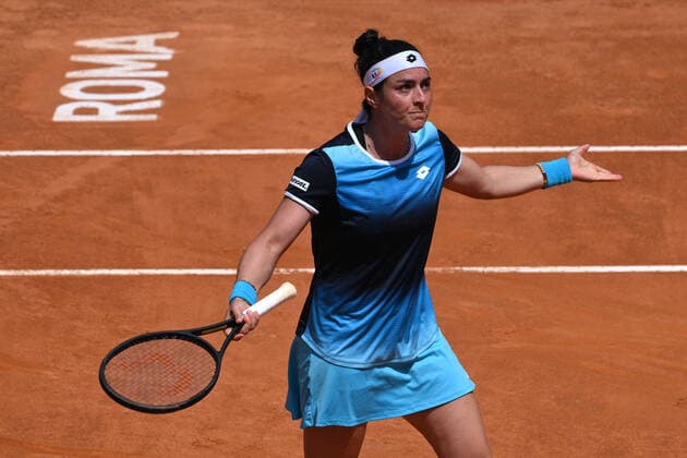 Ons Jabeur of Tunisia looks dejected during her final match against Iga Swiatek of Poland at the Internazionali BNL D Italia tennis tournament at Foro Italico in Rome, Italy on May 15th, 2022. Photo Antonietta Baldassarre Insidefoto antoniettaxbaldassarre