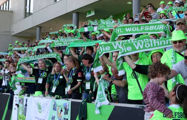 VfL vs Leverkusen, BL Women Wolfsburg, 15 05 2022, FOOTBALL VfL Wolfsburg vs Bayer 04 Leverkusen, Flyeralarm Womens Bundesliga, Season 2021 22 VfL Fans Wolfsburg