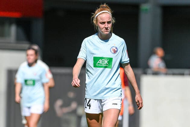 Karen Holmgaard Potsdam, 24 looking disappointed after end of game, disappointment, frustration, disappointed, pessimistic, 15 05 2022, Munich Germany , Football, Flyeralarm Frauen Bundesliga, FC Bayern München 1 FFC Turbine Potsdam, DFB DFL REGULATES PROHIBIT ANY USE OF PHOTOGRAPHS AS IMAGE SEQUENCES AND OR QUASI VIDEO xslx