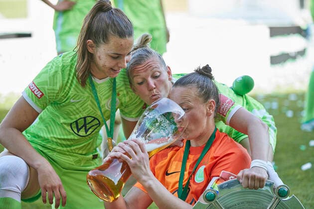 VfL Wolfsburg womens soccer Bayer 04 Leverkusen Almuth Schult VfL Wolfsburg womens soccer 1 womens soccer VfL Wolfsburg womens soccer Bayer 04 Leverkusen womens soccer, womens football, 1 league FLYERALARM womens Bundesliga, season 2021 2022, 15 05 2022 Wolfsburg Copyright: xEibner-Pressefoto Jan-FredericxHelbigx