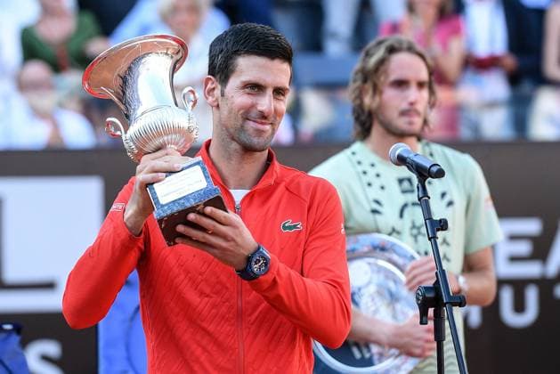 Sport Bilder des Tages Internazionali BNL D Italia 2022 - Men Final Novak Djokovic poses with the trophy during the Internazionali BNL D Italia 2022 Final match between Novak Djokovic and Stefanos Tsitsipas on May 15, 2022 at Foro Italico in Rome, Italy. Rome Roma Italy  Copyright: xGiuseppexMaffiax originalFilename:maffia-internaz220515_nptoY.jpg