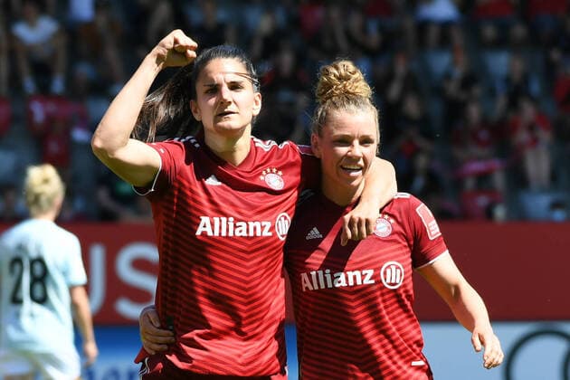 Women Bundesliga goal celebration of DAMNJANOVIC Jovana with assist DALLMANN Linda during the women soccer Bundesliga match of FC Bayern Munich against Turbine Potsdam on 15 05 2022, Germany, Bayern Munich FC Bayern Campus Bayern Germany