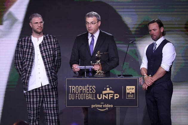 Damien COMOLLI (President Toulouse TFC) - Pierre BOUBY - Steve SAVIDAN during the Trophies UNFP ceremony at Pavillon Gabriel on May 15, 2022 in Paris, France. FOOTBALL : Trophees UNFP - Soiree - Paris - 15 05 2022 Pool FEP Panoramic 