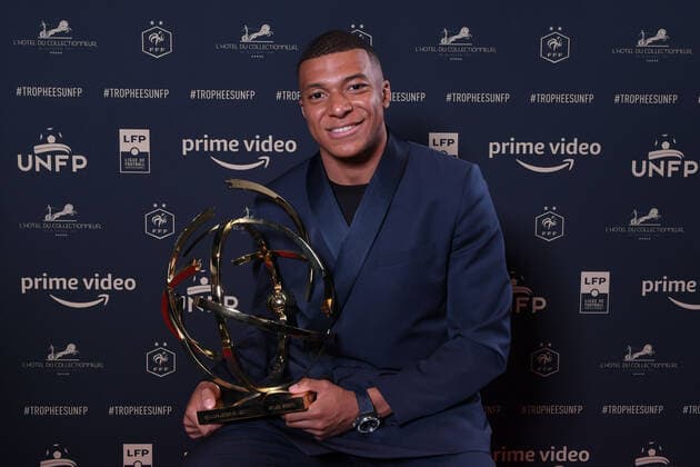 Fußball, Trophees UNFP Verleihung in Paris 07 Kylian MBAPPE (psg) during the Trophies UNFP ceremony at Pavillon Gabriel on May 15, 2022 in Paris, France. FOOTBALL : Trophees UNFP - Soiree - Paris - 15 05 2022 Pool FEP Panoramic 