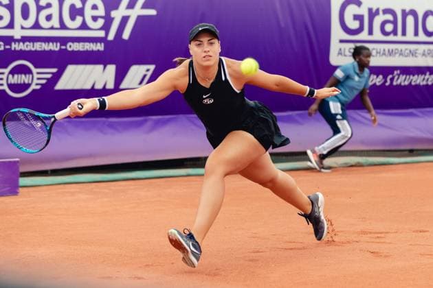 Strasbourg, France, May 16th 2022: Ana Konjuh of Croatia lunges to return the ball during her Round of 32 Singles match of the 2022 Internationaux de Strasbourg against Oceane Dodin of France at the Tennis Club de Strasbourg in Strasbourg, France Dan O Connor SPP 2022 Internationaux de Strasbourg - Round of 32 Singles - Ana Konjuh v Oceane Dodin - Tennis Club de Strasbourg 