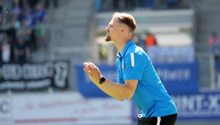 Chemnitz, 15 05 2022, Football, Stadion an der Gellertstrasse, Regionalliga, 38 Spieltag , Chemnitzer FC vs Tasmania Berlin 5 0 1 0 , In picture coach Thomas Franke, Tasmania Berlin , NOFV regulations prohibit any use of photographs as image sequences and or quasi video ,