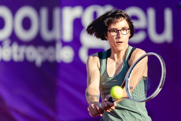 Strasbourg, France, May 16th 2022: Julie Gervais of France during her Round of 32 Singles match of the 2022 Internationaux de Strasbourg against Aliaksandra Sasnovich at the Tennis Club de Strasbourg in Strasbourg, France Dan O Connor SPP 2022 Internationaux de Strasbourg - Round of 32 Singles - Julie Gervais v Aliaksandra Sasnovich - Tennis Club de Strasbourg 