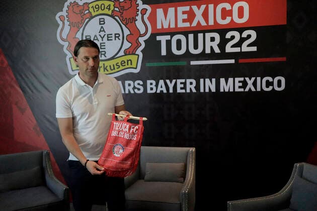 Bayer Leverkusen V. Club Toluca Football Match press conference, PK, Pressekonferenz MEXICO CITY, MEXICO - MAY 16, 2022: Gerardo Seoane, Coach of Bayer Leverkusen speaks during Bayer Leverkusen V. Club Toluca F.C football match press conference as part of on the occasion of the celebrations of the 100 years of Bayer pharmaceuticals in Mexico at St Regis Hotel. On May 16, 2022 in Mexico City, Mexico. (Photo by Gerardo Vieyra Eyepix Group) Copyright: xGerardoxVieyrax xEyepixxGroupx EYEPIX_GV_16052022_65508