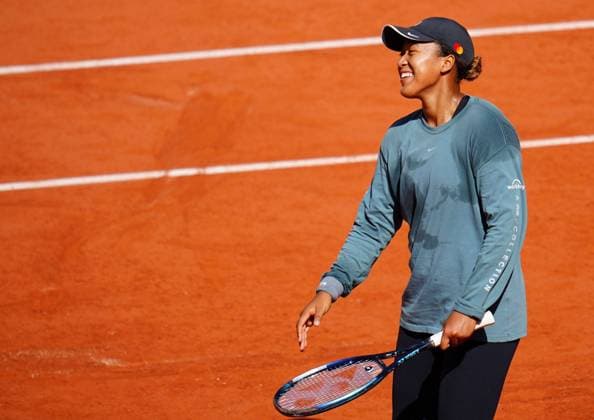 Mandatory Credit: Photo by Javier Garcia Shutterstock (12942464at) Naomi Osaka laughs as she practices left handed on Philippe Chatrier Court French Open Tennis, Tuesday Previews, Roland Garros, Paris, France - 17 May 2022 French Open Tennis, Tuesday Previews, Roland Garros, Paris, France - 17 May 2022  Copyright: xJavierxGarcia Shutterstockx 12942464at