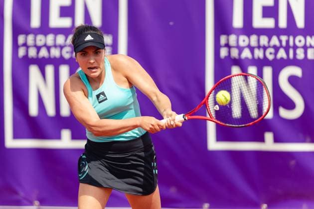 Strasbourg, France, May 17th 2022: Elena-Gabriela Ruse of Romania in action in action during her Round of 32 Singles match of the 2022 Internationaux de Strasbourg against Bernarda Pera of USA at the Tennis Club de Strasbourg in Strasbourg, France Dan O Connor SPP 2022 Internationaux de Strasbourg - Round of 32 Singles - Bernarda Pera v Elena-Gabriela Ruse - Tennis Club de Strasbourg 