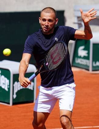 Mandatory Credit: Photo by Javier Garcia Shutterstock (12942464br) A relaxed Daniel Evans practices French Open Tennis, Tuesday Previews, Roland Garros, Paris, France - 17 May 2022 French Open Tennis, Tuesday Previews, Roland Garros, Paris, France - 17 May 2022  Copyright: xJavierxGarcia Shutterstockx 12942464br