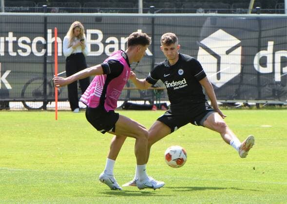 17 05 2022 Frankfurt am Main, Deutsche Bank Park Football, 1 Bundesliga, season 2021 2022 Eintracht Frankfurt training before the final Jesper Lindström 29, Eintracht Frankfurt emspor, DFL regulations prohibit any use of photographs as image sequences and or quasi video