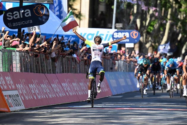 Bilder des Jahres 2022, Sport 05 Mai Sport Themen der Woche KW20 Sport Bilder des Tages 17-05-2022 Giro D italia; Tappa 10 Pescara - Jesi; 2022, Intermarche - Wanty Gobert; Gyrmai Hailu, Biniam; Jesi; 