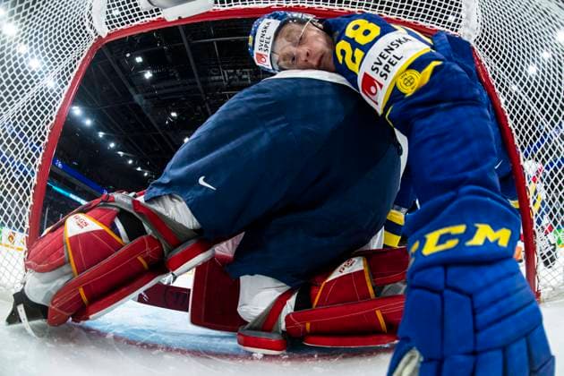 Bilder des Jahres 2022, Sport 05 Mai Sport Themen der Woche KW20 Sport Bilder des Tages 220517 Anton Bengtsson of Sweden during the 2022 IIHF Ice hockey, Eishockey World Championship, WM, Weltmeisterschaft game between Sweden and Great Britain on May 17, 2022 in Tampere. Photo: Maxim ThorÃ BILDBYRAN kod MT MT0392 ishockey ice hockey ishockey-vm iihf ice hockey world championship sverige sweden storbritannien great britain bbeng *** 220517 Anton Bengtsson of Sweden during the 2022 IIHF Ice Hockey World Championship game between Sweden and Great Britain on May 17, 2022 in Tampere Photo Maxim ThorÃ BILDBYRAN kod MT MT0392,  Copyright: MAXIMxTHORE BB220517MT069