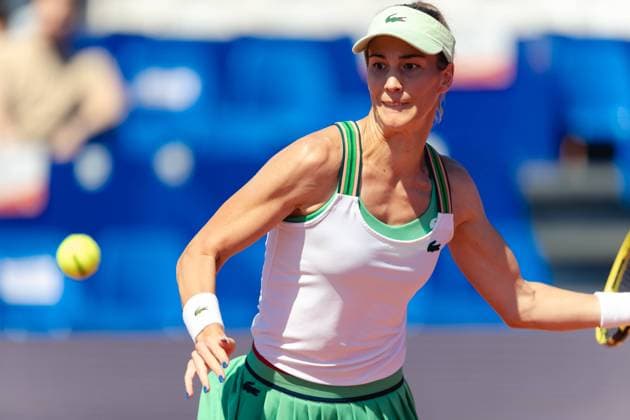Strasbourg, France, May 18th 2022: Bernarda Pera of USA in action during her Round of 16 Singles match of the 2022 Internationaux de Strasbourg against Karolina Pliskova of Czech Republic at the Tennis Club de Strasbourg in Strasbourg, France Dan O Connor SPP 2022 Internationaux de Strasbourg - Round of 16 Singles - Karolina Pliskova v Bernarda Pera - Tennis Club de Strasbourg 