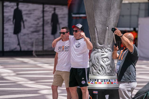 SOCCER - UEFA EL, Frankfurt vs Glasgow SEVILLA,SPAIN,18.MAY.22 - SOCCER - UEFA Europa League, final, Eintracht Frankfurt vs Glasgow Rangers. Image shows a feature with fans.  GEPAxpictures xJohannesxFriedl