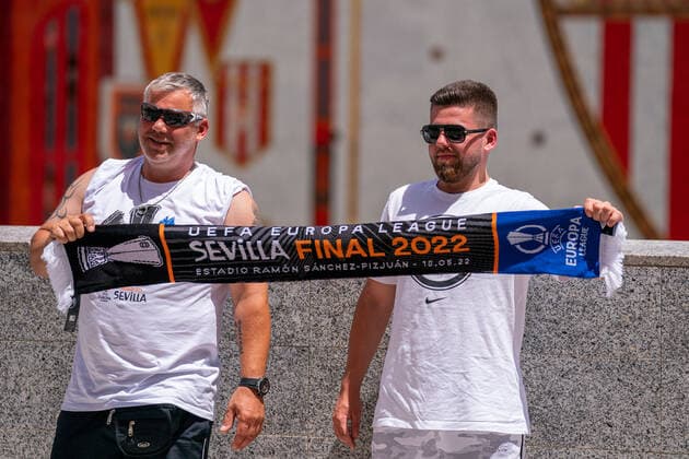 SOCCER - UEFA EL, Frankfurt vs Glasgow SEVILLA,SPAIN,18.MAY.22 - SOCCER - UEFA Europa League, final, Eintracht Frankfurt vs Glasgow Rangers. Image shows a feature with fans.  GEPAxpictures xJohannesxFriedl
