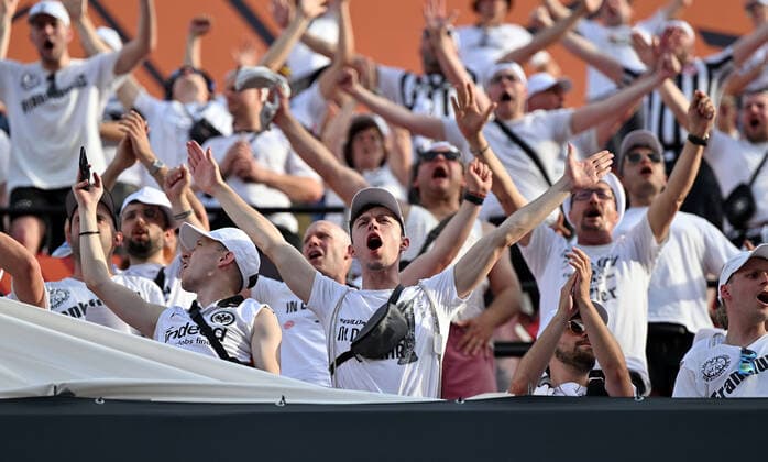 18 05 2022, xjhx, football UEFA Europa League Final 2022, Eintracht Frankfurt Glasgow Rangers emspor, v l fans Eintracht Frankfurt, mood, scarves, DFL DFB REGULATES PROHIBIT ANY USE OF PHOTOGRAPHS as IMAGE SEQUENCES and or QUASI VIDEO Sevilla