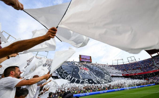 18 05 2022, xpsx, football UEFA Europa League Final 2022, Eintracht Frankfurt Glasgow Rangers v l Choreo Frankfurt Fans DFL DFB REGULATIONS PROHIBIT ANY USE OF PHOTOGRAPHS as IMAGE SEQUENCES and or QUASI VIDEO emspor Sevilla
