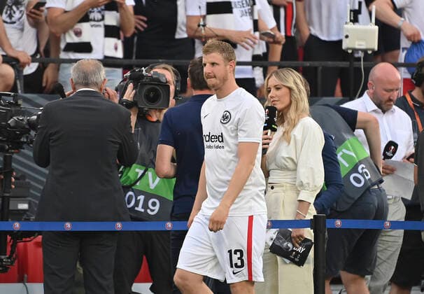 the injured Martin HINTEREGGER F during pre-match interviews, Football Europa League Final 2022, Eintracht Frankfurt F Glasgow Rangers RFC , on 18 05 2022 in Seville Spain Â