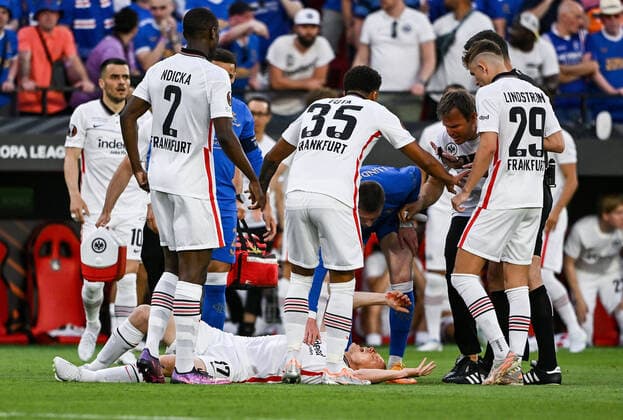 18 05 2022, xpsx, football UEFA Europa League final 2022, Eintracht Frankfurt Glasgow Rangers v l Sebastian Rode Eintracht Frankfurt injured DFL DFB REGULATIONS PROHIBIT ANY USE OF PHOTOGRAPHS as IMAGE SEQUENCES and or QUASI VIDEO emspor Sevilla