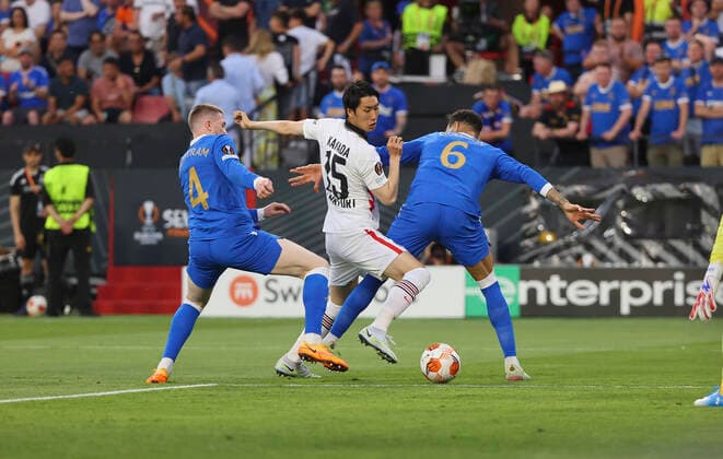18 05 2022, Football UEFA Europa League Final in Seville, Eintracht Frankfurt Glasgow Rangers FC, emonline, emspor, v l , John Lundstram Glasgow Rangers FC , Daichi Kamada Eintracht Frankfurt , Connor Goldson Glasgow Rangers FC DFL DFB REGULATIONS PROHIBIT ANY USE OF PHOTOGRAPHS AS IMAGE SEQUENCES AND OR QUASI VIDEO xdcx Copyright: HMBxMedia
