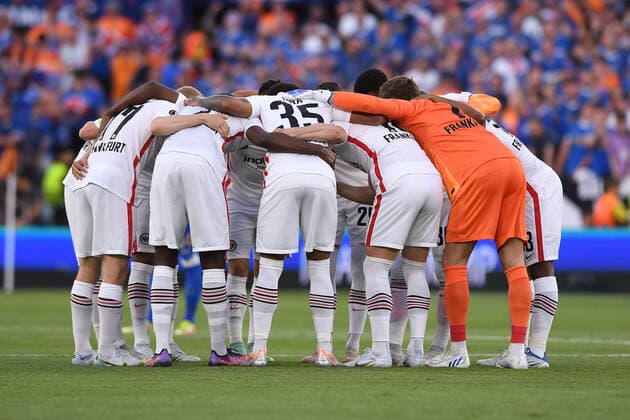 Soccer Europa League Final Eintracht Frankfurt Glasgow Rangers on 18 05 2022 at Estadio Ramon Sanchez Pizjuan in Seville Players circle Team Eintracht Frankfurt swears in before the game xHDx