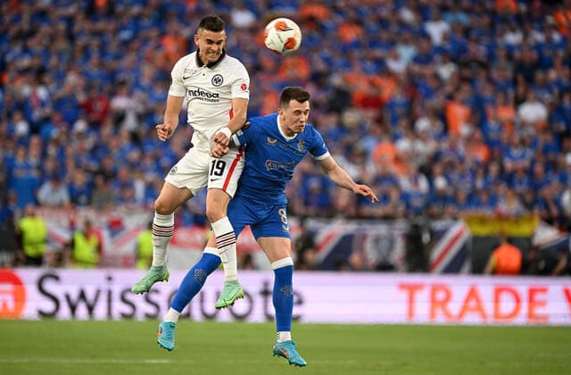 18 05 2022, xjhx, football UEFA Europa League final 2022, Eintracht Frankfurt Glasgow Rangers emspor, v l Rafael Borre, Rafael Santos Borre Maury Eintracht Frankfurt Ryan Jack Glasgow Rangers header duel header duel DFL DFB REGULATIONS PROHIBIT ANY USE OF PHOTOGRAPHS AS IMAGE SEQUENCES AND OR QUASI VIDEO Sevilla
