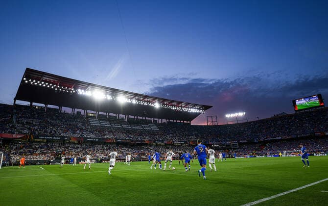 18 05 2022, xpsx, football UEFA Europa League Final 2022, Eintracht Frankfurt Glasgow Rangers v l uebersicht stadion flutlicht DFL DFB REGULATES PROHIBIT ANY USE OF PHOTOGRAPHS as IMAGE SEQUENCES and or QUASI VIDEO emspor Sevilla