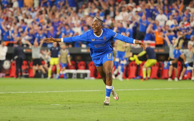 18 05 2022, Football UEFA Europa League Final in Seville, Eintracht Frankfurt Glasgow Rangers FC, emonline, emspor, v l , Goal celebration to 0 1 by Joa Aribo Glasgow Rangers FC , Goal celebration, celebrate the goal DFL DFB REGULATIONS PROHIBIT ANY USE OF PHOTOGRAPHS AS IMAGE SEQUENCES AND OR QUASI VIDEO xdcx Copyright: HMBxMedia