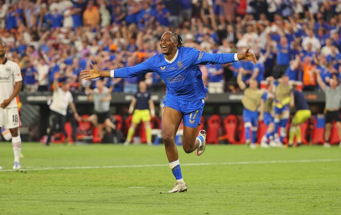 18 05 2022, Football UEFA Europa League Final in Seville, Eintracht Frankfurt Glasgow Rangers FC, emonline, emspor, v l , Goal celebration to 0 1 by Joa Aribo Glasgow Rangers FC , Goal celebration, celebrate the goal DFL DFB REGULATIONS PROHIBIT ANY USE OF PHOTOGRAPHS AS IMAGE SEQUENCES AND OR QUASI VIDEO xdcx Copyright: HMBxMedia