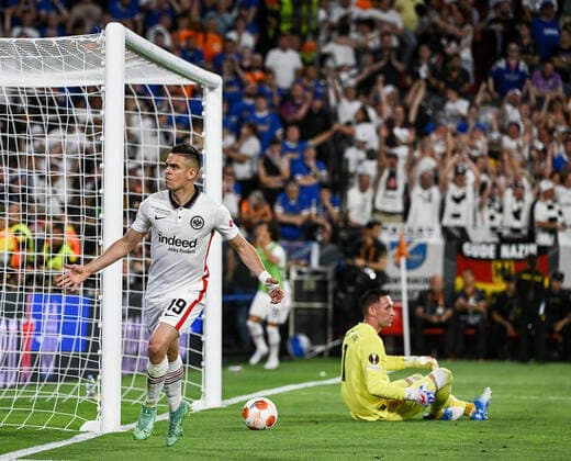 18 05 2022, xpsx, football UEFA Europa League final 2022, Eintracht Frankfurt Glasgow Rangers v l celebrate the goal, goal celebration to 1 1goal scorer Rafael Borre Eintracht Frankfurt DFL DFB REGULATIONS PROHIBIT ANY USE OF PHOTOGRAPHS as IMAGE SEQUENCES and or QUASI VIDEO emspor Sevilla