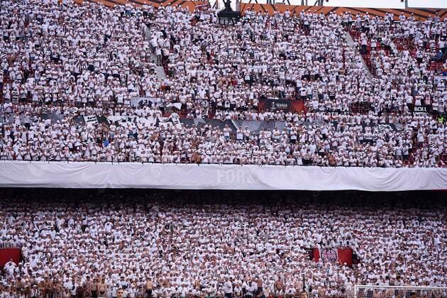18 05 2022, Football Europa League 2021 2022, Final, Eintracht Frankfurt Glasgow Rangers, in Seville Spain Frankfurt fans all dressed in white DFL and DFB regulations prohibit any use of photographs as image sequences and or quasi video