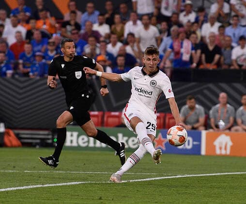 18 05 2022, Football Europa League 2021 2022, Final, Eintracht Frankfurt Glasgow Rangers, in Seville Spain Jesper Lindström Eintracht Frankfurt shot DFL and DFB regulations prohibit any use of photographs as image sequences and or quasi video