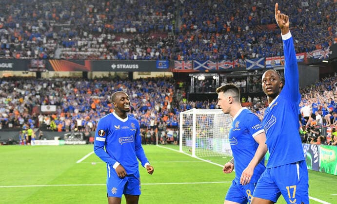 18 05 2022, xfux, football UEFA Europa League Final 2022, Eintracht Frankfurt Glasgow Rangers, emonline, emspor, v l goal celebration after goal to celebrate the goal celebrate 0 1 by Joe Aribo Glasgow Rangers DFL DFB REGULATIONS PROHIBIT ANY USE OF PHOTOGRAPHS as IMAGE SEQUENCES and or QUASI VIDEO Sevilla