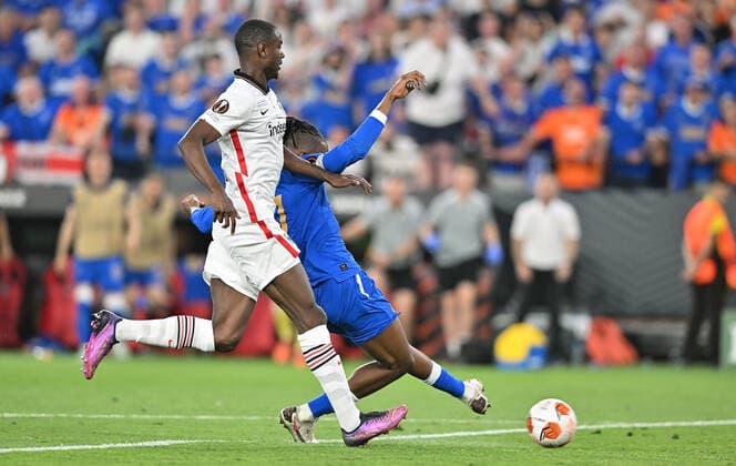 18 05 2022, xfux, football UEFA Europa League Final 2022, Eintracht Frankfurt Glasgow Rangers, emonline, emspor, v l Joe Aribo Glasgow Rangers scores the Goal 0 1 DFL DFB REGULATIONS PROHIBIT ANY USE OF PHOTOGRAPHS as IMAGE SEQUENCES and or QUASI VIDEO Sevilla