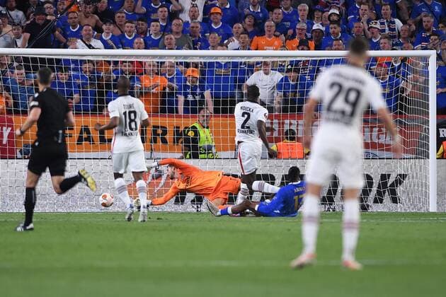 Soccer Europa League final Eintracht Frankfurt Glasgow Rangers on 18 05 2022 at Estadio Ramon Sanchez Pizjuan in Seville goal shot goal to 0 1 by Joe Aribo Glasgow xHDx
