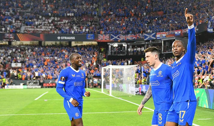 18 05 2022, xfux, football UEFA Europa League Final 2022, Eintracht Frankfurt Glasgow Rangers, emonline, emspor, v l goal celebration after goal to celebrate the goal celebrate 0 1 by Joe Aribo Glasgow Rangers DFL DFB REGULATIONS PROHIBIT ANY USE OF PHOTOGRAPHS as IMAGE SEQUENCES and or QUASI VIDEO Sevilla