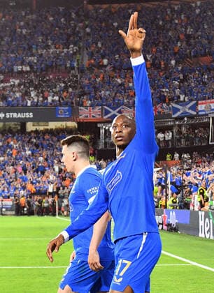 18 05 2022, xfux, football UEFA Europa League Final 2022, Eintracht Frankfurt Glasgow Rangers, emonline, emspor, v l goal celebration after goal to celebrate the goal celebrate 0 1 by Joe Aribo Glasgow Rangers DFL DFB REGULATIONS PROHIBIT ANY USE OF PHOTOGRAPHS as IMAGE SEQUENCES and or QUASI VIDEO Sevilla