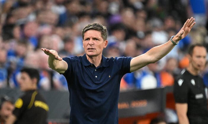 18 05 2022, xjhx, football UEFA Europa League Final 2022, Eintracht Frankfurt Glasgow Rangers emspor, v l coach Oliver Glasner Eintracht Frankfurt zautz gestures gives instructions DFL DFB REGULATES PROHIBIT ANY USE OF PHOTOGRAPHS as IMAGE SEQUENCES and or QUASI VIDEO Sevilla