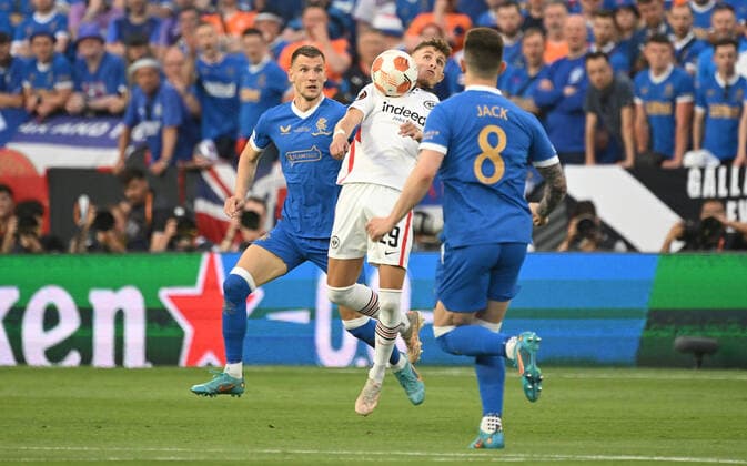 18 05 2022, xjhx, football UEFA Europa League Final 2022, Eintracht Frankfurt Glasgow Rangers emspor, v l Borna Barisic Glasgow Rangers Jesper Lindström Lindstroem Eintracht Frankfurt Ryan Jack Glasgow Rangers duel, action, battle for the ball DFL DFB REGULATIONS PROHIBIT ANY USE OF PHOTOGRAPHS AS IMAGE SEQUENCES AND OR QUASI VIDEO Sevilla