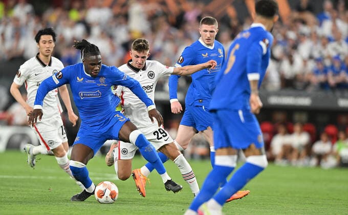 18 05 2022, xfux, football UEFA Europa League Final 2022, Eintracht Frankfurt Glasgow Rangers, emonline, emspor, v l Calvin Bassey Glasgow Rangers Jesper Lindström Lindstroem Eintracht Frankfurt duel, action, battle for the ball DFL DFB REGULATIONS PROHIBIT ANY USE OF PHOTOGRAPHS as IMAGE SEQUENCES and or QUASI VIDEO Sevilla