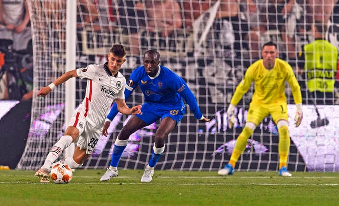 18 05 2022, Football Europa League 2021 2022, Final, Eintracht Frankfurt Glasgow Rangers, in Seville Spain v li Jesper Lindström Eintracht Frankfurt v Glen Kamara Glasgow DFL and DFB regulations prohibit any use of photographs as image sequences and or quasi video
