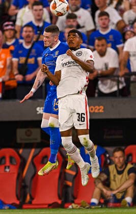 18 05 2022, Football Europa League 2021 2022, Final, Eintracht Frankfurt Glasgow Rangers, in Seville Spain v li Ryan Kent Glasgow v Ansgar Knauff Eintracht Frankfurt DFL and DFB regulations prohibit any use of photographs as image sequences and or quasi video