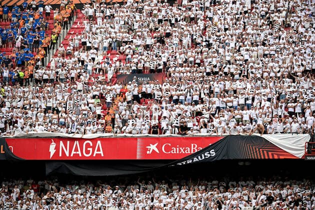 Sevilla, Estadio Ramon Sanchez Pizjuan, 18 05 22, ESP, Men, UEFA Europa League Final, Season 2021 2022, Eintracht Frankfurt Glasgow Rangers picture Frankfurt fans remove UEFA advertising banner because of choreo clash with stadium stewards Only for journalistic use Only for editorial use According to UEFA regulations it is prohibited, UEFA regulations prohibit any use of photographs as image sequences and or quasi video Andalusia Spain