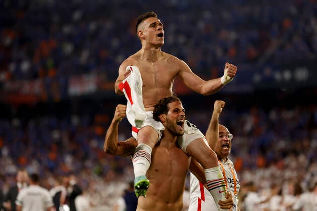 May 18, 2022, Seville, Spain: RAFAEL BORRE of Eintracht (U) celebrates after scoring the last penalty for winning the UEFA Europa League Final soccer match between Eintracht Frankfurt and Rangers FC at the Ramon Sanchez Pizjuan Stadium Seville Spain - ZUMAa142 20220518_zap_a142_042 Copyright: xDanielxGonzalezxAcunax